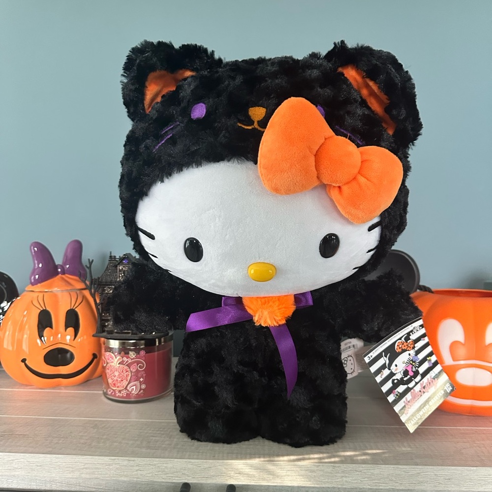 🕸️SOLD Hello Kitty Halloween Black Cat Door Greeter Plush🕸️ - Picture 1 of 4